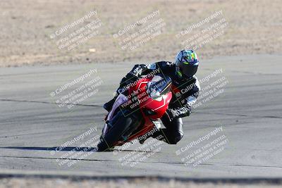 media/Jan-08-2022-SoCal Trackdays (Sat) [[1ec2777125]]/Turn 10 (2pm)/